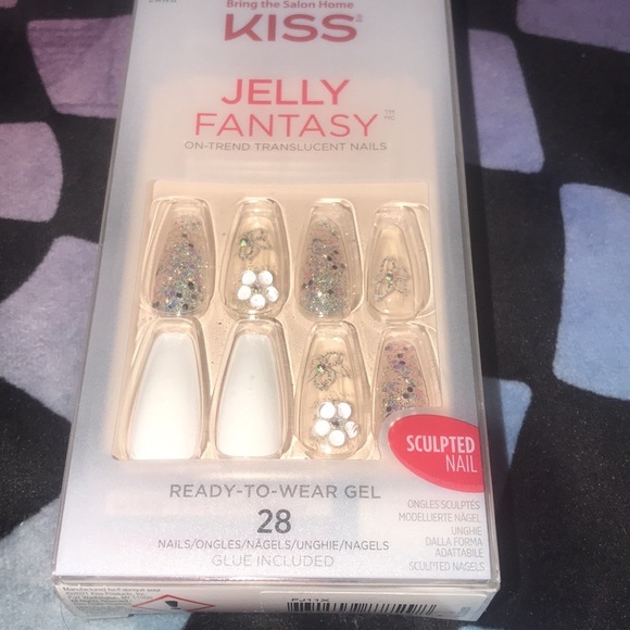 β¨πKiss Jelly Fantasy White Flower Nailsπ
π»β¨ - Picture 7 of 13